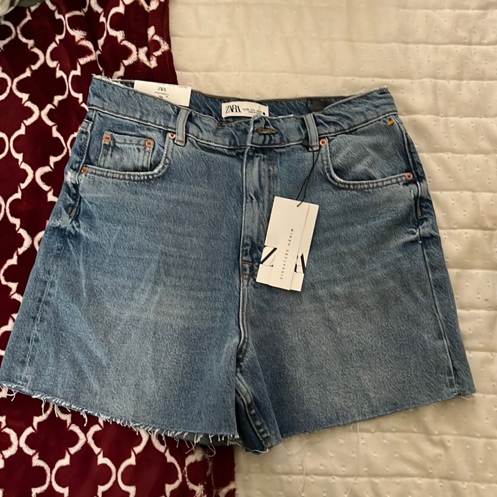ZARA • Shorts
